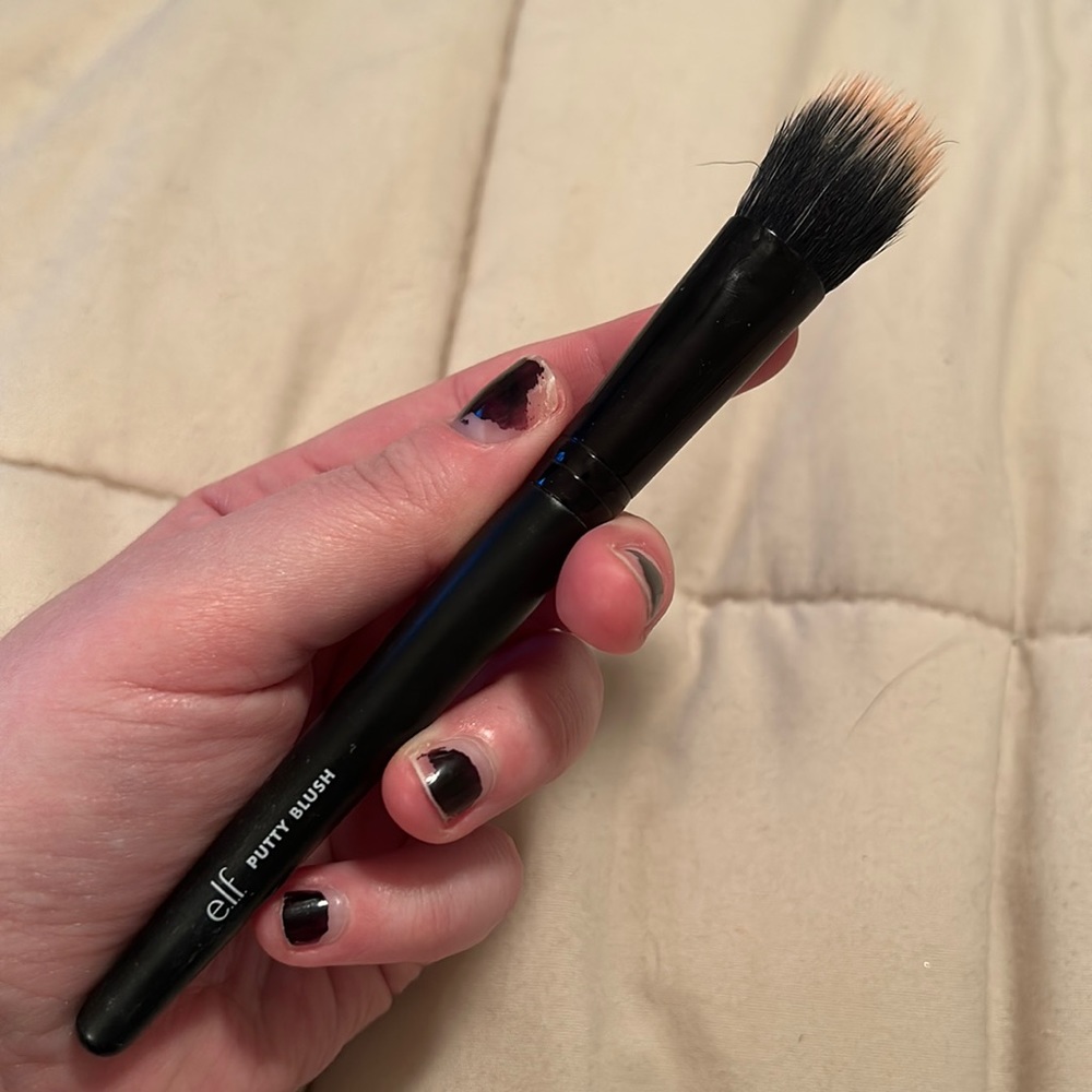 Elf putty blush brush